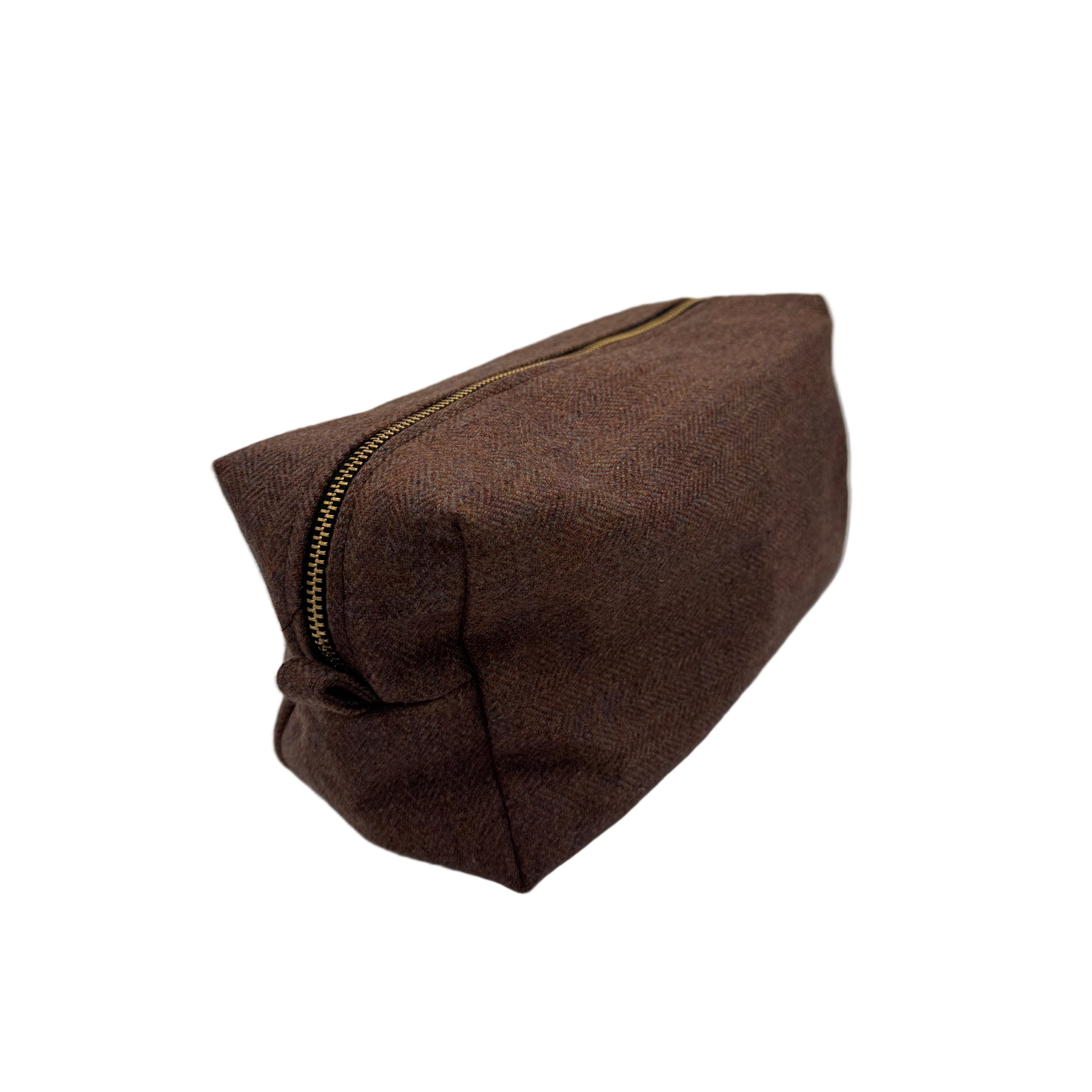 Tweed Toiletry Bag in Glenlyon Russet HB